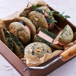 쑥 딸기 마쿠아즈